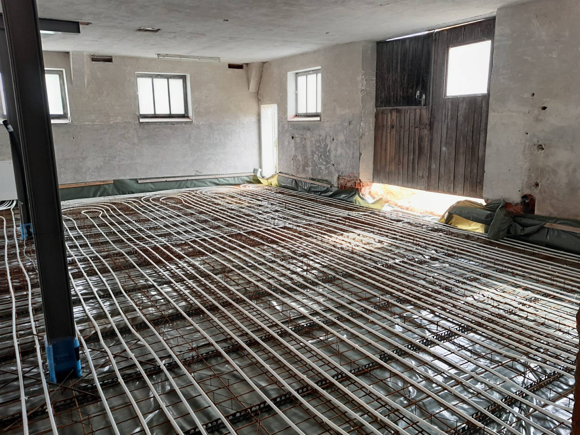 Betonkernaktievierung in einer Werkstatt